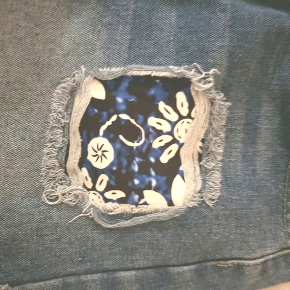 Blue Rolled Hem Denim Shorts, Slim Fit Ripped Floral Print Slash Pockets L 8-10 - Picture 5 of 13